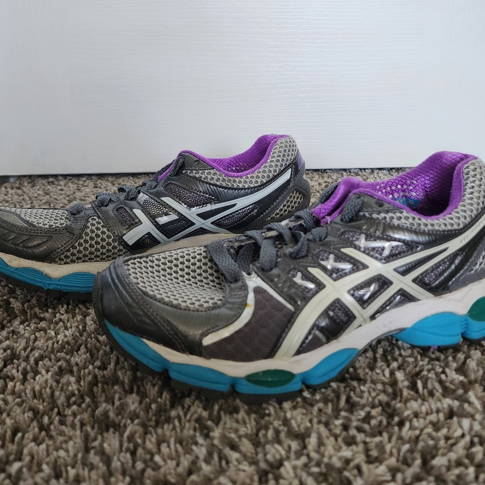 Women's ASICS Cumulus size 6 1/2 - Picture 2 of 6